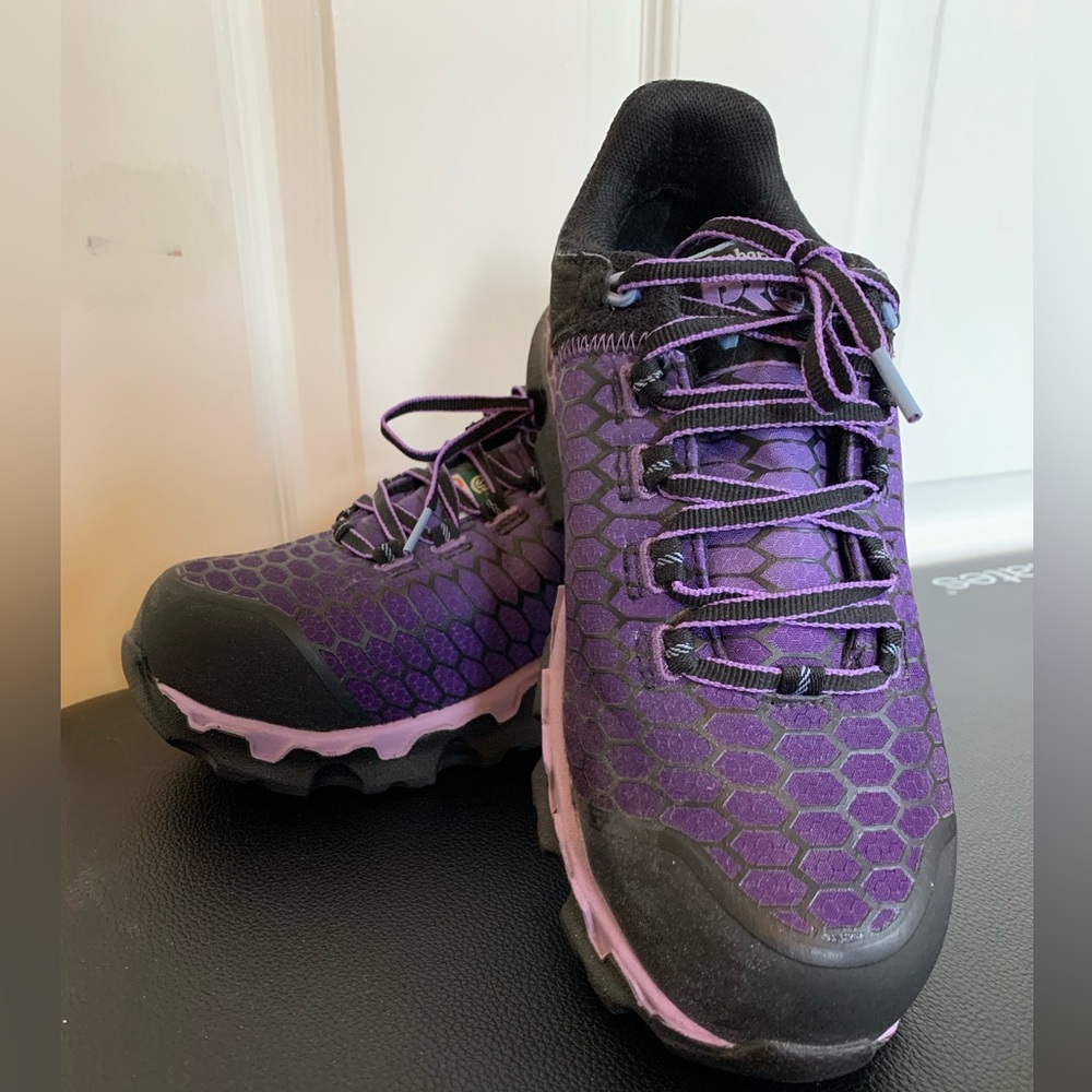 Women’s 8W Timberland steel toed work shoes